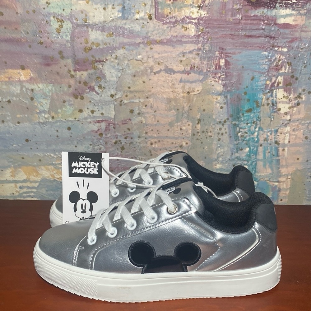 Disney Mickey Mouse Metallic Silver Children’s Character Sneakers Size 2 NWT